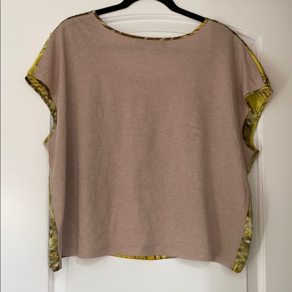 printed & solid top. - Picture 2 of 4